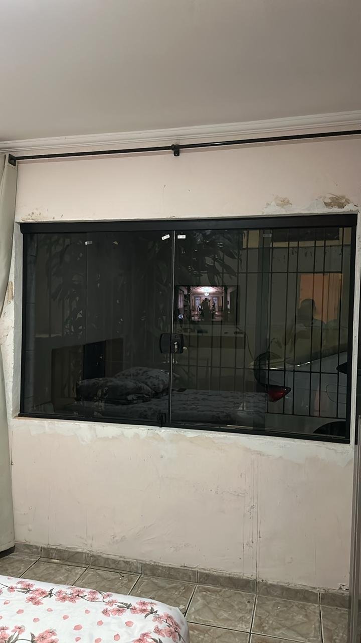 Cobertura fixa de vidro em residência — IGA Vidros